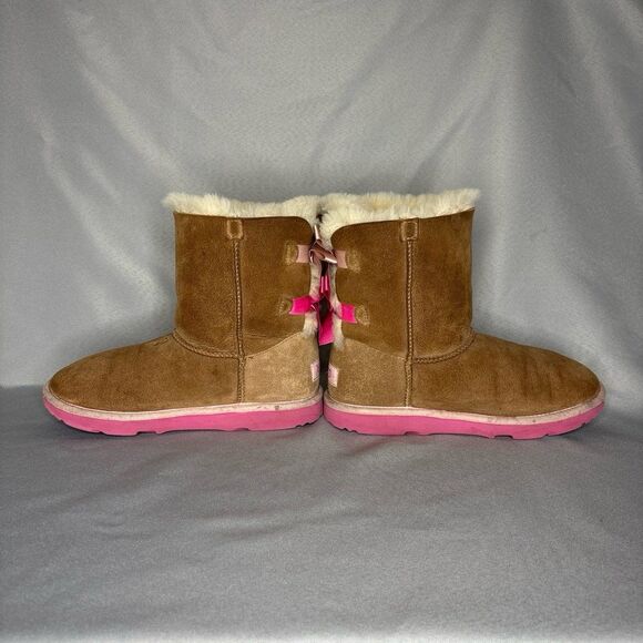 Womens Ugg Boots Bailey Bow Chestnut & Pink Suede Coquette Has Wear See Photos - Picture 4 of 12
